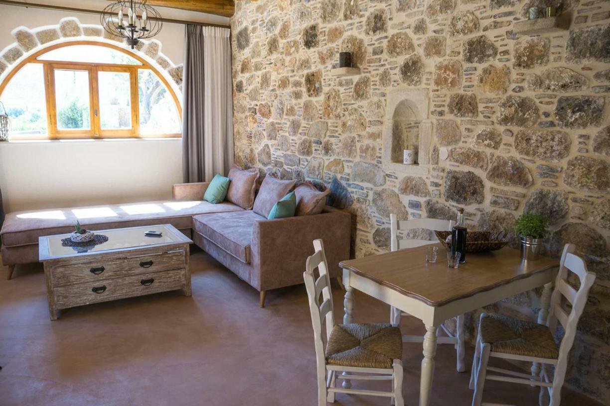 Ferienwohnung To Spiti Mas Soúgia Exterior foto